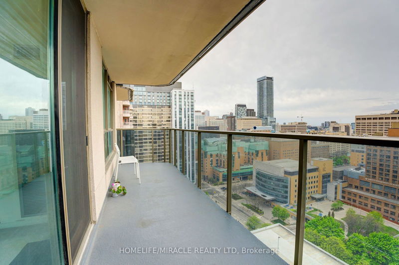  2705 - 750 Bay St  Toronto, M5G 1N6 | Image 16