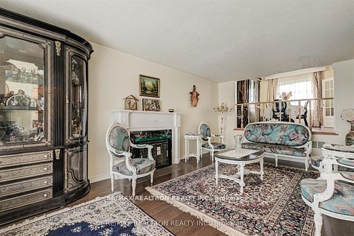 40 Farmview Cres  Toronto, M2J 1G4 | Image 7