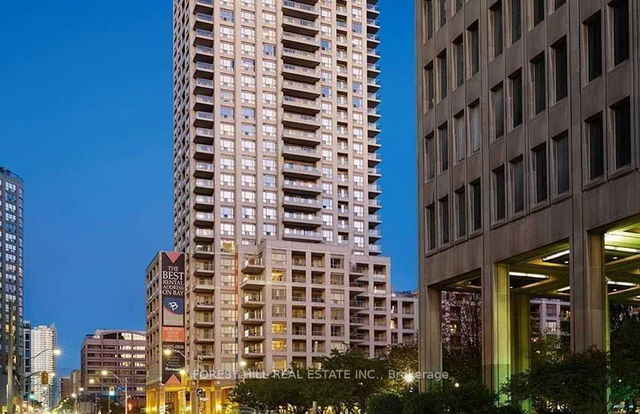 2706 - 925 Bay Street