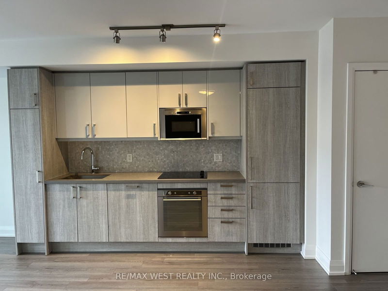 home for lease on 1510-77 Mutual Street