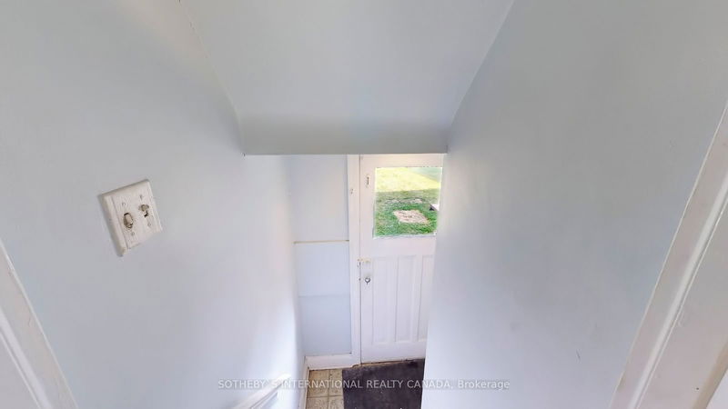 149 Avondale Ave  Toronto, M2N 2V4 | Image 12