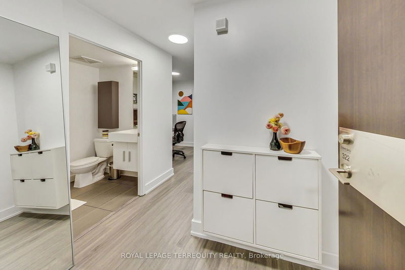  322 - 38 Dan Leckie Way  Toronto, M5V 2V6 | Image 4