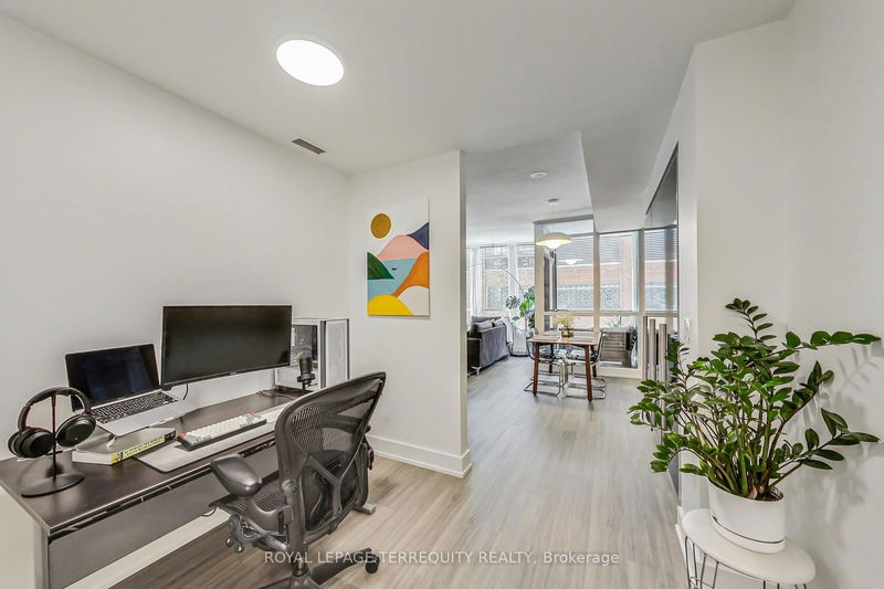  322 - 38 Dan Leckie Way  Toronto, M5V 2V6 | Image 7