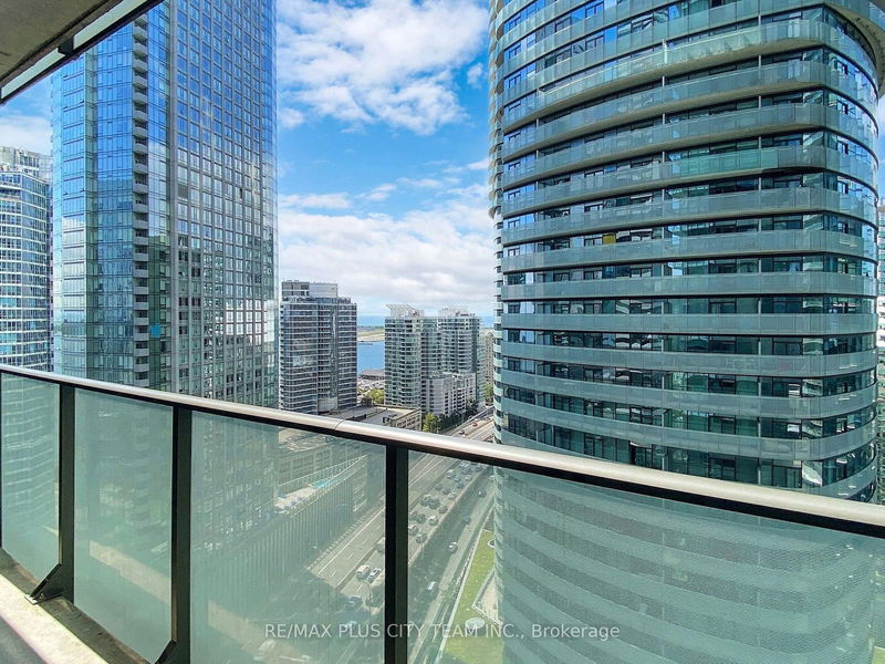  2211 - 55 Bremner Blvd  Toronto, M5J 0A6 | Image 15