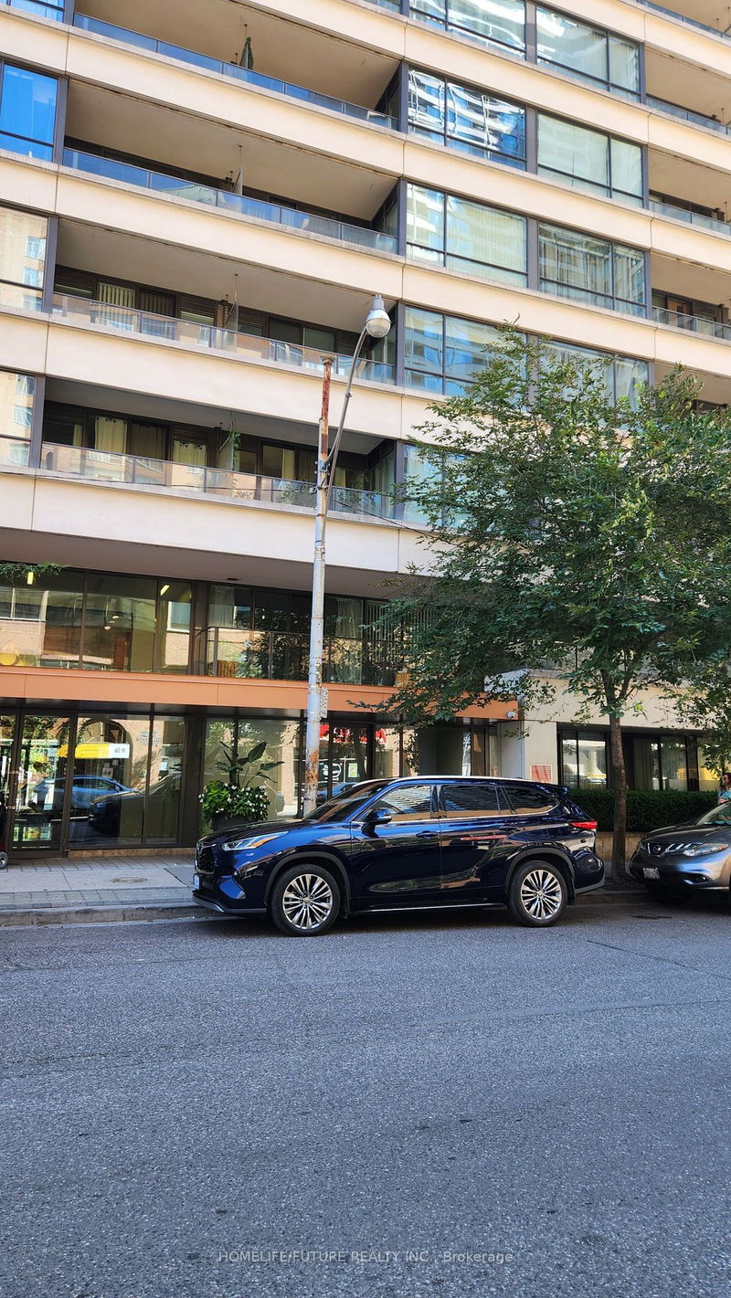 home for lease on 328-111 Elizabeth Street