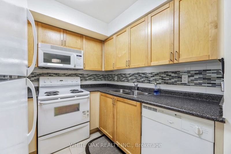  206 - 30 Harrison Garden Blvd  Toronto, M2N 7A9 | Image 9