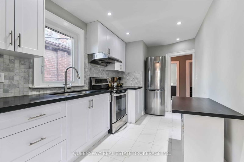 home for lease on 2-647 Vaughan Road
