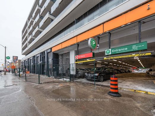 home for lease on 1402-1603 Eglinton Avenue