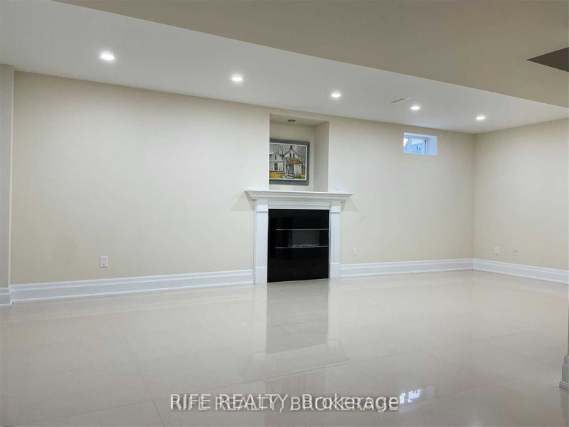 48 Transwell Ave, Toronto, M2R 2J4 | Image 2