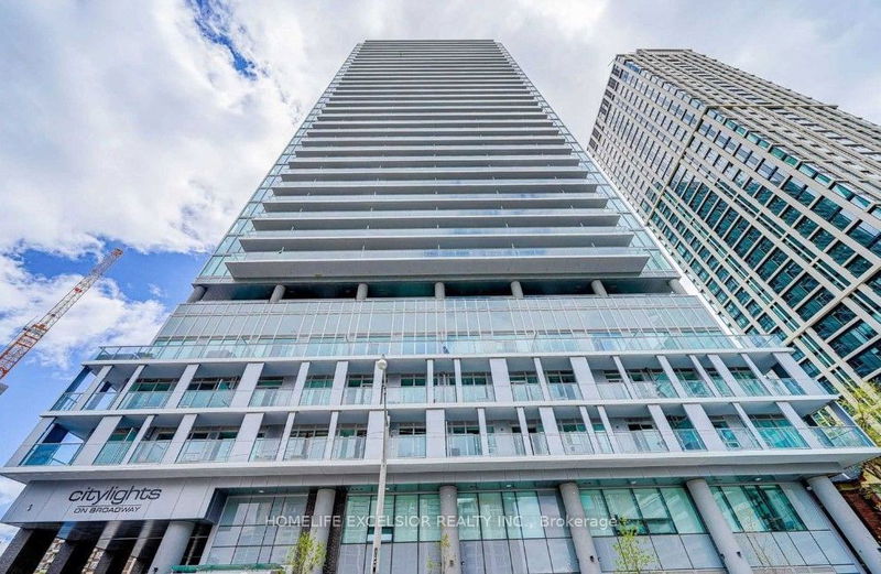 home for lease on 914-195 Redpath Avenue