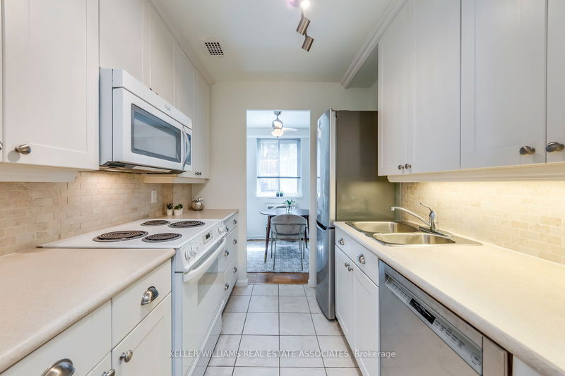  109 - 158 Crescent Rd  Toronto, M4W 1V2 | Image 7