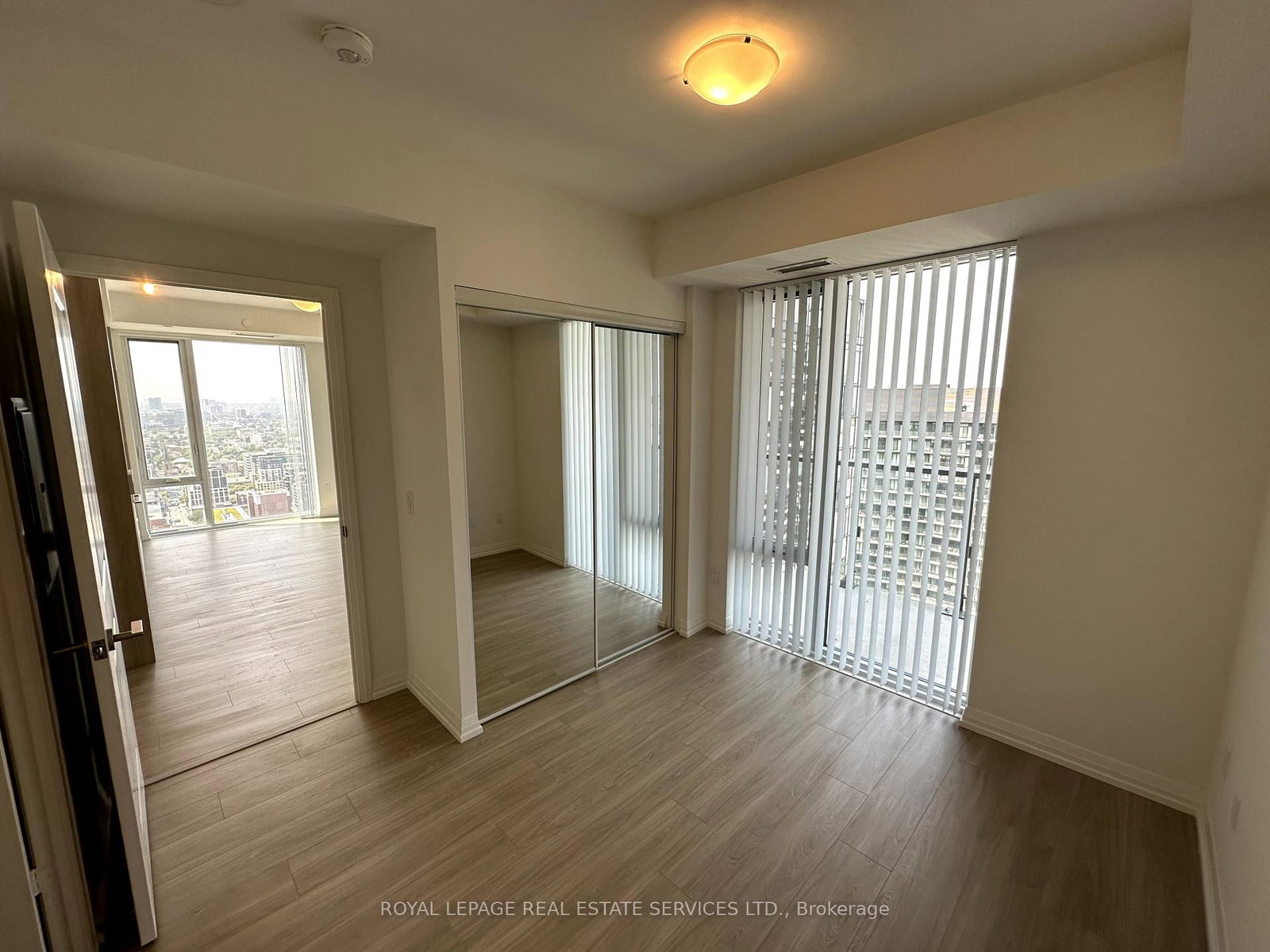 28 Widmer Street, Unit 4225 - Photo 15