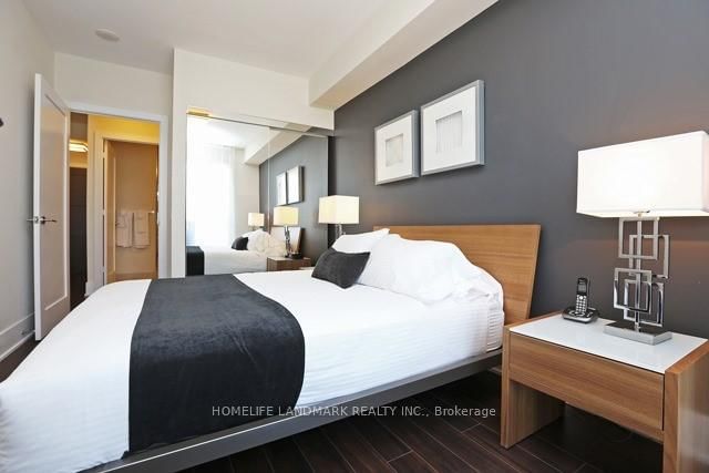 1813 - 300 Front Street