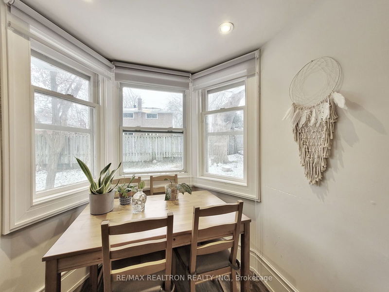 185 Steeles Ave E Toronto, M2M 3Y6 | Image 22