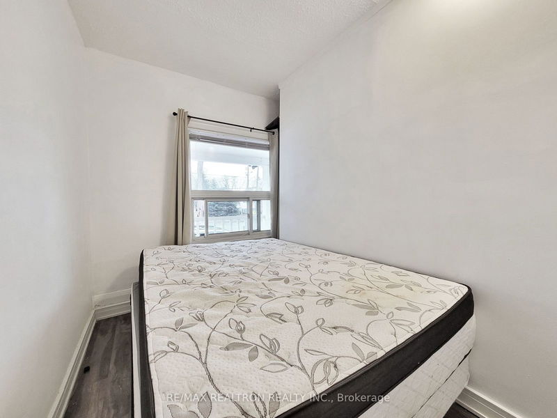 185 Steeles Ave E Toronto, M2M 3Y6 | Image 9