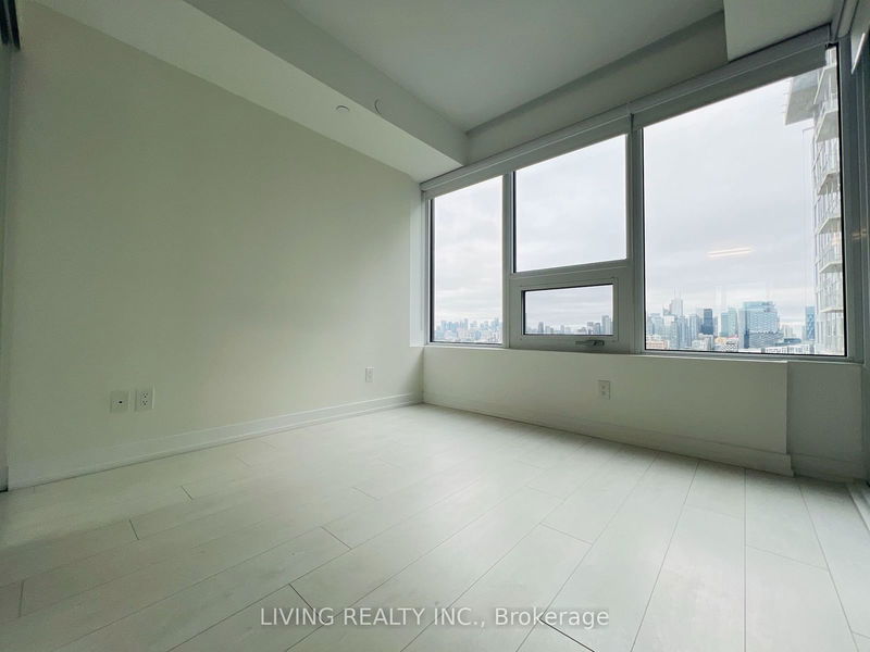  3020 - 19 Western Battery Rd  Toronto, M6K 0E3 | Image 7