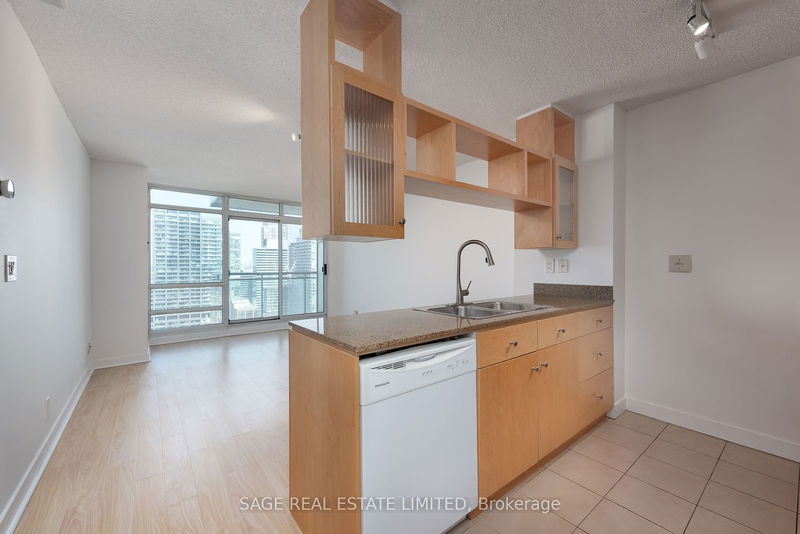 home for lease on 3605-397 Front Street W