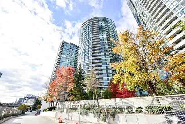 home for lease on 2109-381 Front Street W