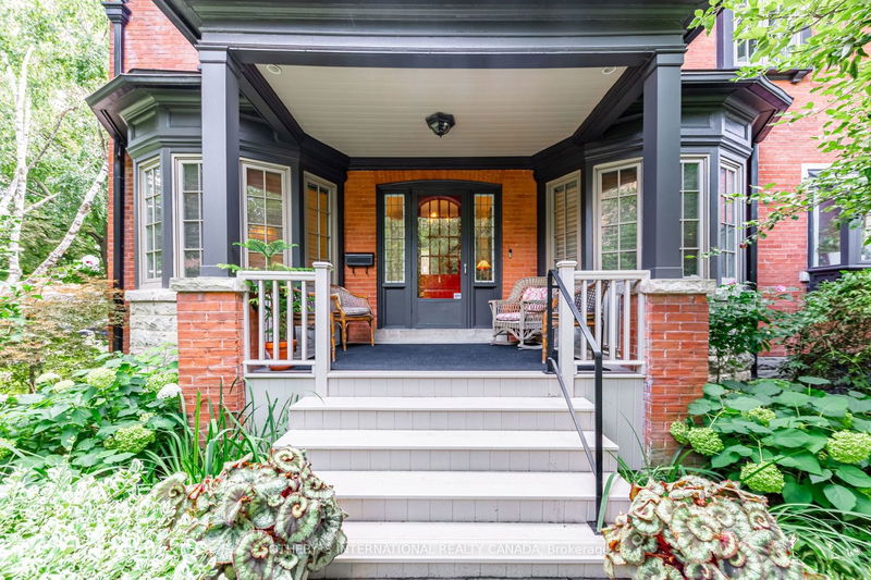 home for sale on 1 Walmsley Boulevard