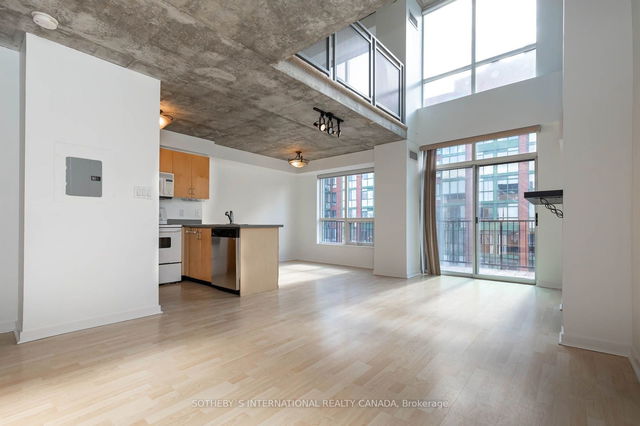 Ph808 - 800 King Street