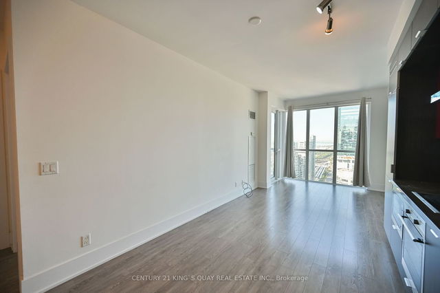 3413 - 300 Front Street