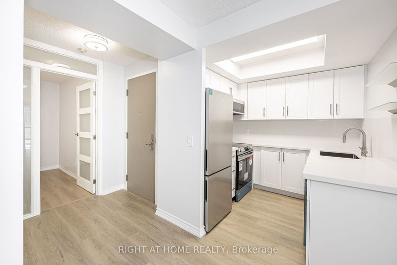  1006 - 763 Bay St  Toronto, M5G 2R3 | Image 1