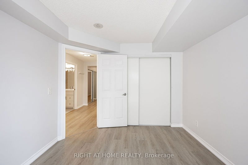  1006 - 763 Bay St  Toronto, M5G 2R3 | Image 14