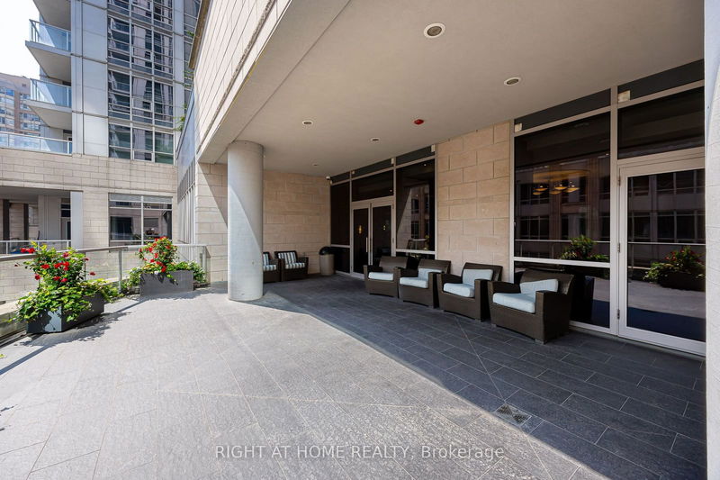  1006 - 763 Bay St  Toronto, M5G 2R3 | Image 22