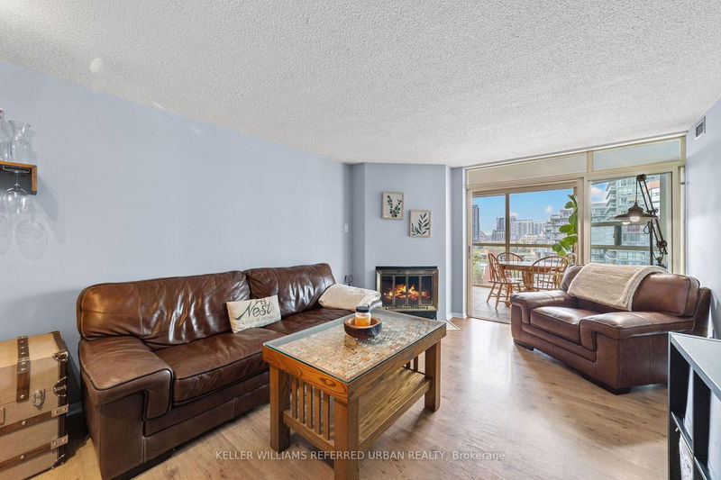 home for sale on 1014-701 King Street W