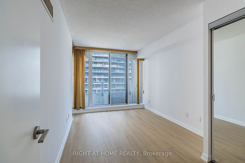  1038 - 111 Elizabeth St  Toronto, M5G 1P7 | Image 15