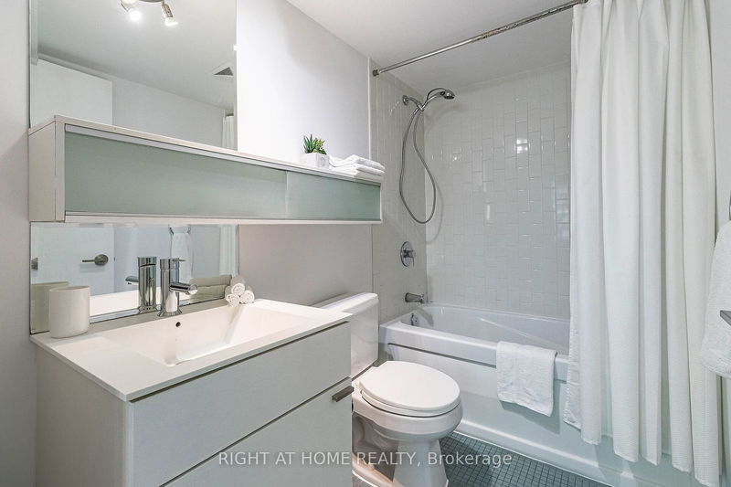  1038 - 111 Elizabeth St  Toronto, M5G 1P7 | Image 17