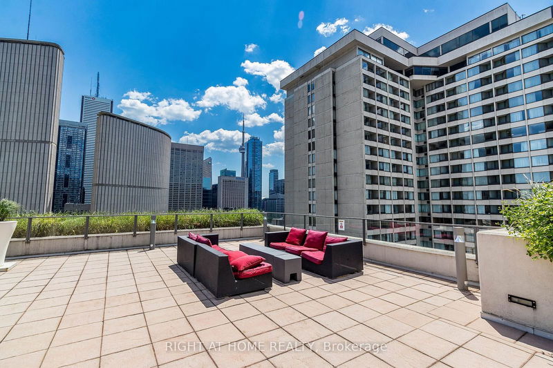  1038 - 111 Elizabeth St  Toronto, M5G 1P7 | Image 34