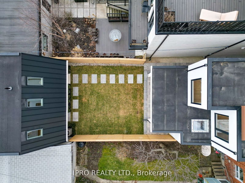 303 Wychwood Ave  Toronto, M6C 2T6 | Image 35