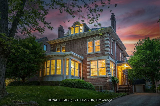 88 Woodlawn Avenue
