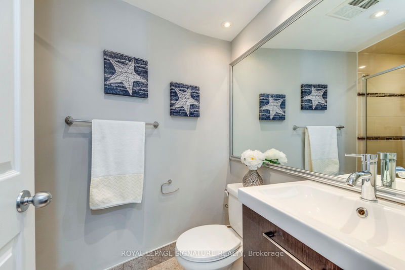  2207 - 77 Harbour Sq  Toronto, M5J 2S2 | Image 20