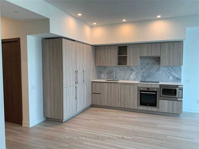 home for lease on 4010-19 Bathurst Street