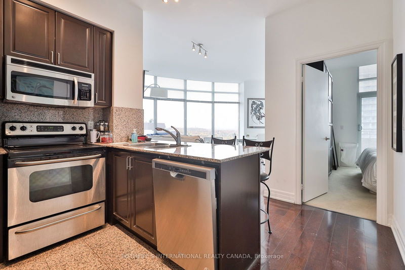  Ph 201 - 8 Scollard St  Toronto, M5R 1E9 | Image 18