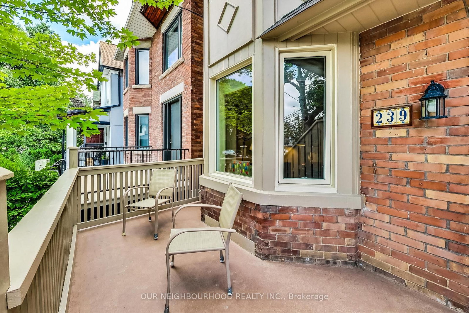 Listing Image 4
