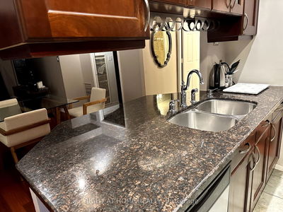 Unit PH15 — 633 Bay St, Toronto - Bay Street Corridor image-0-3