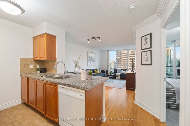  1302 - 15 Greenview Ave  Toronto, M2M 4M7 | Image 5