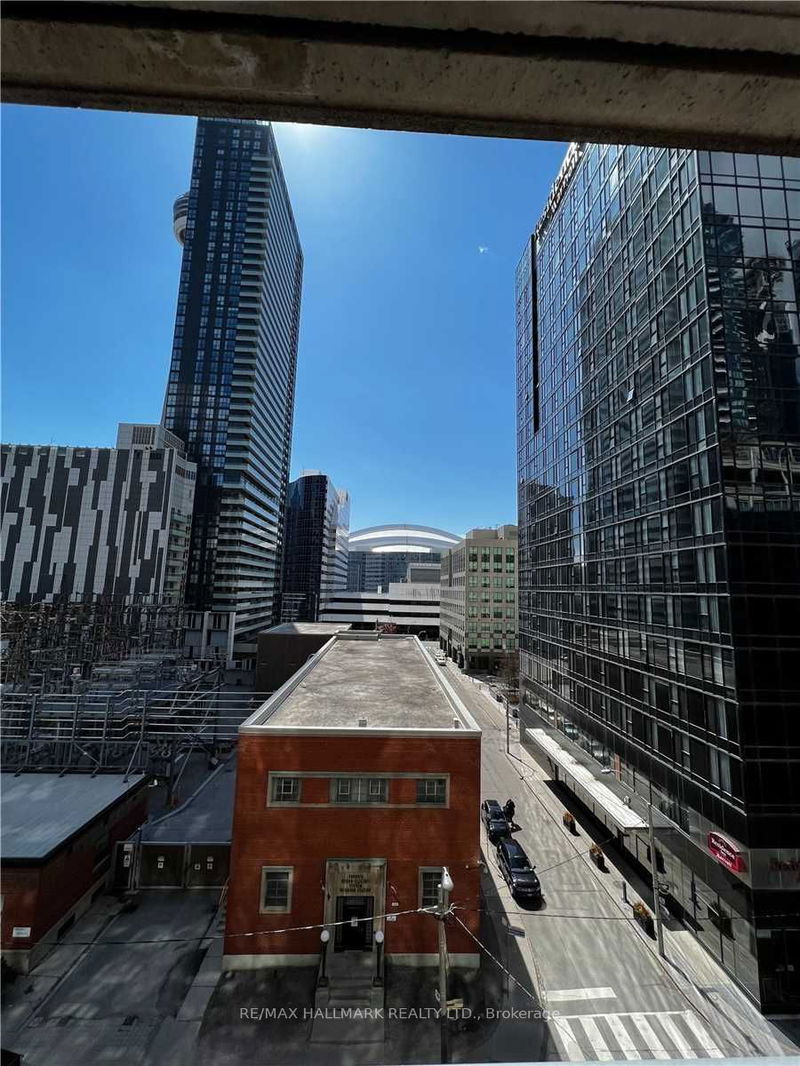 home for lease on 737-250 Wellington Street W