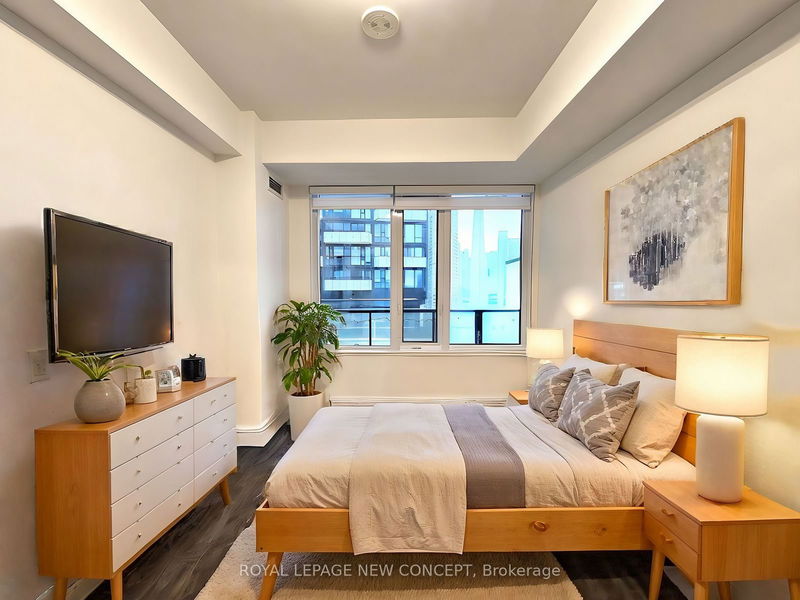 home for lease on 913-480 Front Street W