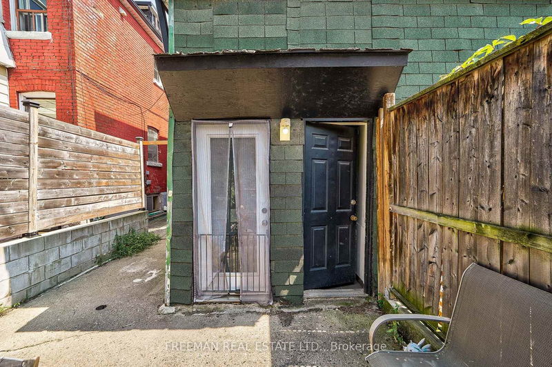 472 Crawford St  Toronto, M6G 3J8 | Image 27