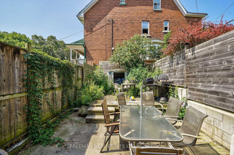 472 Crawford St  Toronto, M6G 3J8 | Image 40