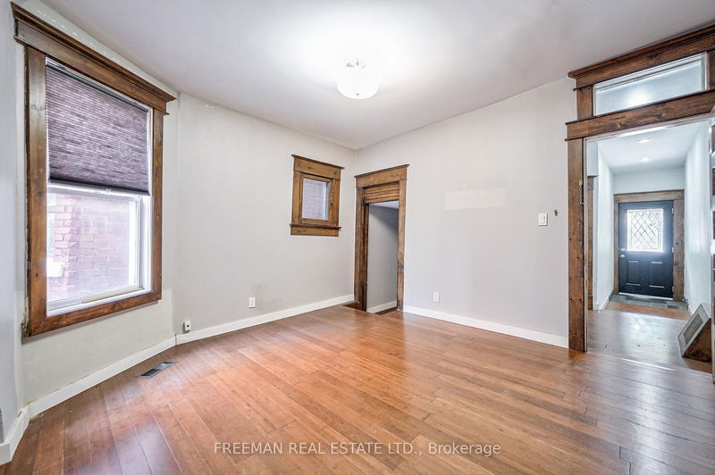 472 Crawford St  Toronto, M6G 3J8 | Image 6