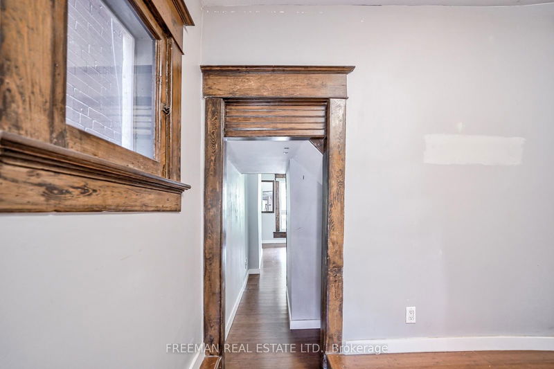 472 Crawford St  Toronto, M6G 3J8 | Image 9