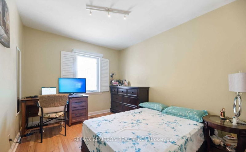 473 Vaughan Rd E Toronto, M6C 2P5 | Image 16