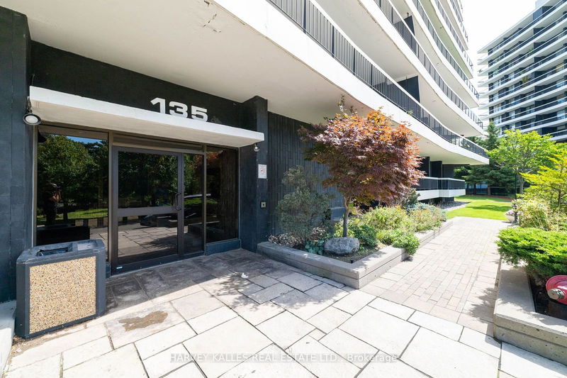  203 - 135 Antibes Dr  Toronto, M2R 2Z1 | Image 2