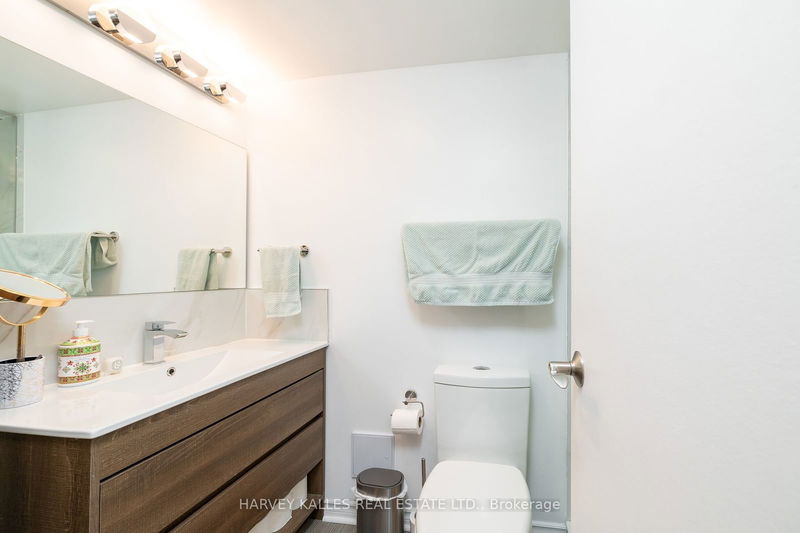  203 - 135 Antibes Dr  Toronto, M2R 2Z1 | Image 22