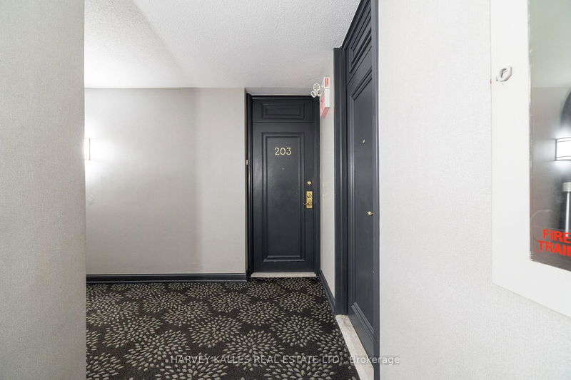  203 - 135 Antibes Dr  Toronto, M2R 2Z1 | Image 5